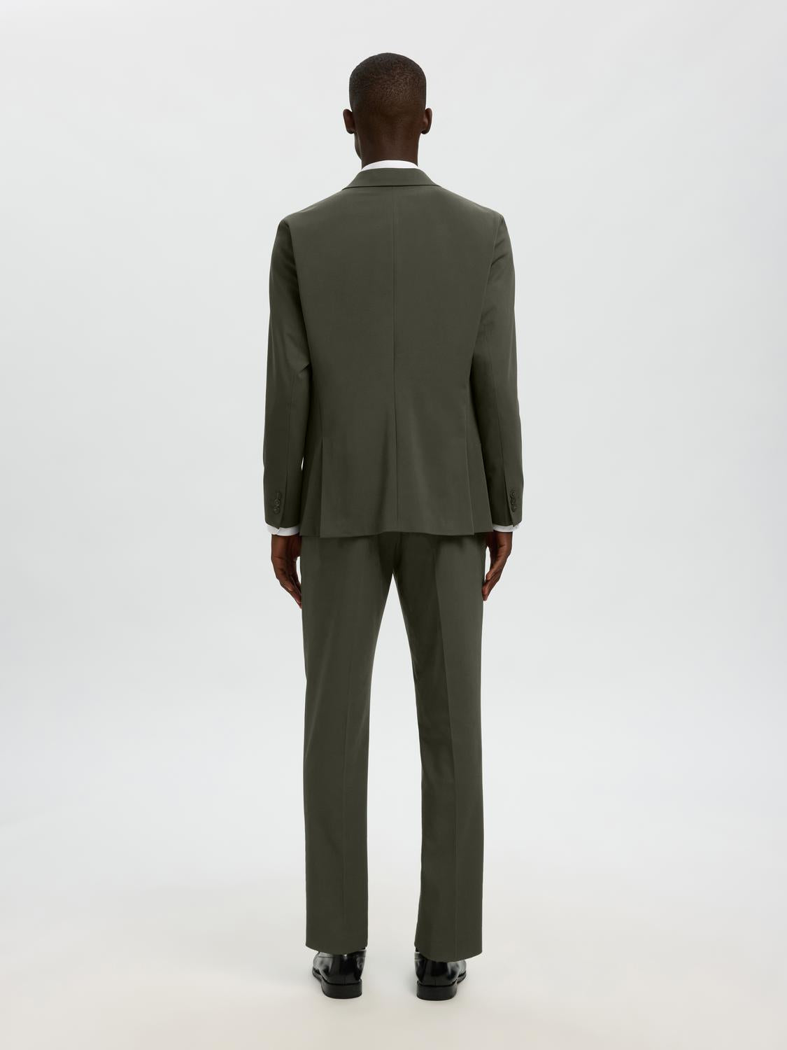 model_shot-back