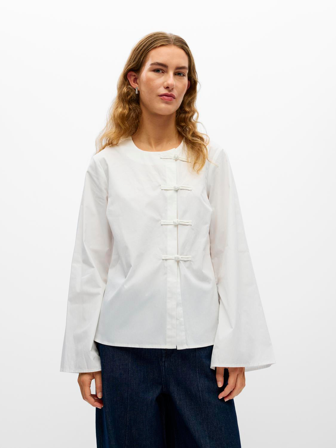 model_shot-front