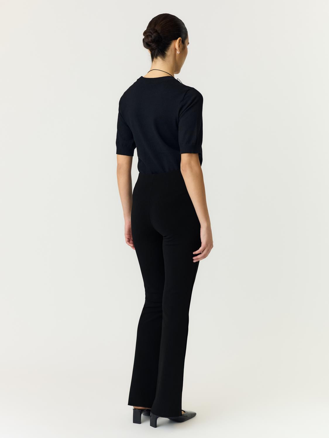 model_shot-back