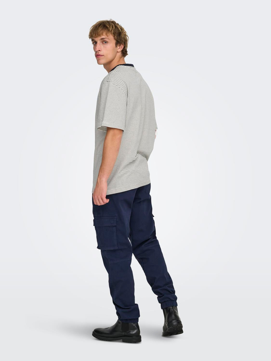 model_shot-back