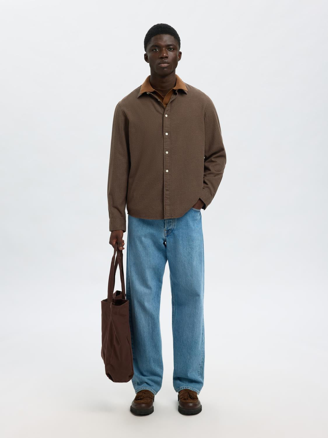 model_shot-creative