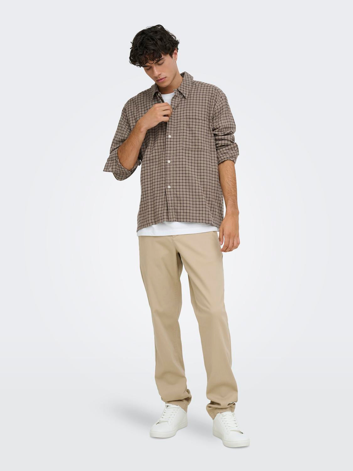 model_shot-front_full