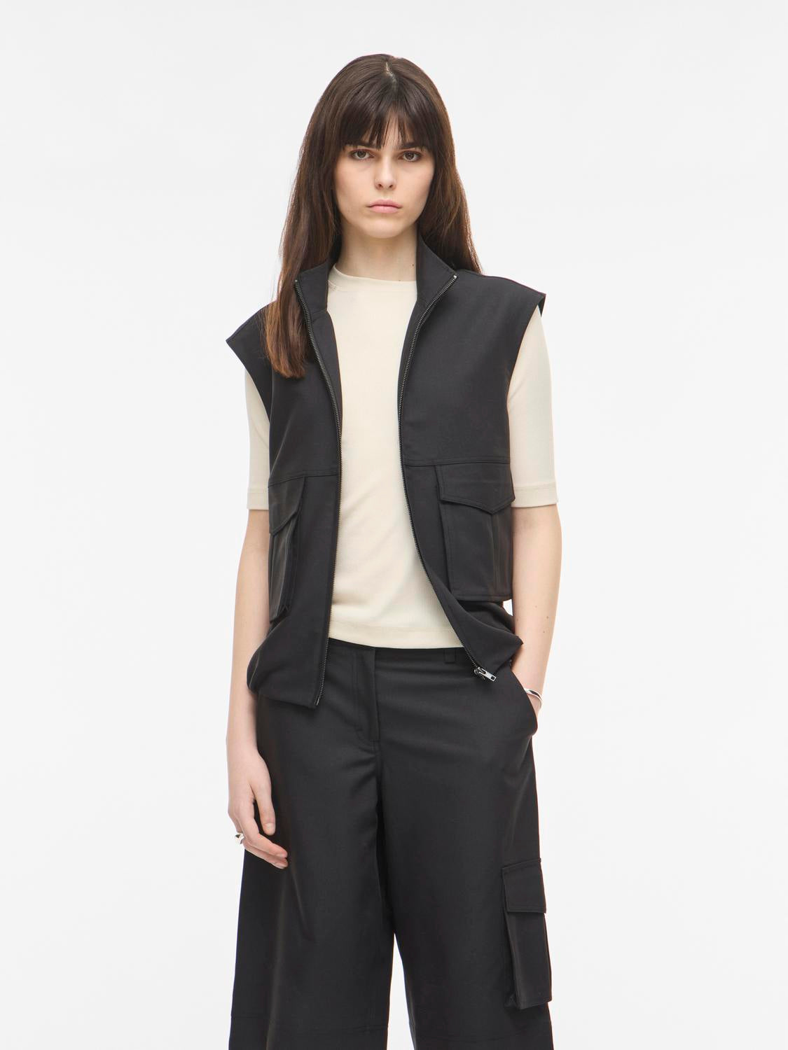 model_shot-front