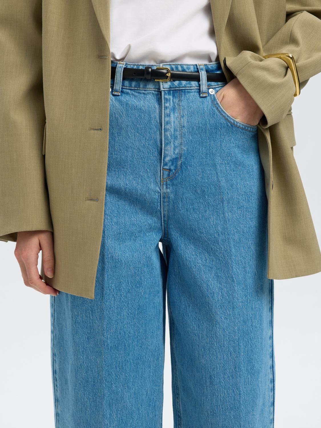model_shot-detail