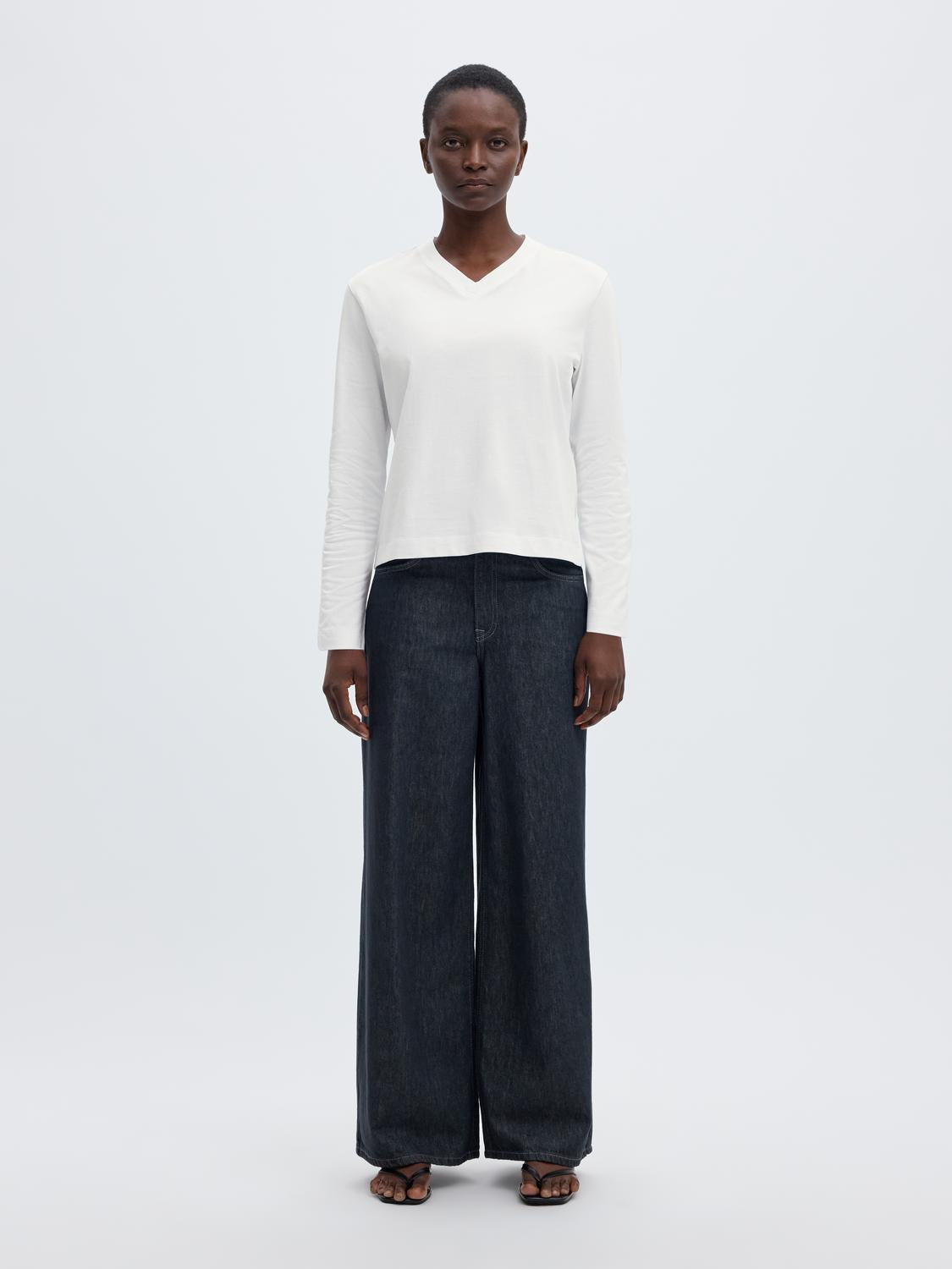 model_shot-front_full