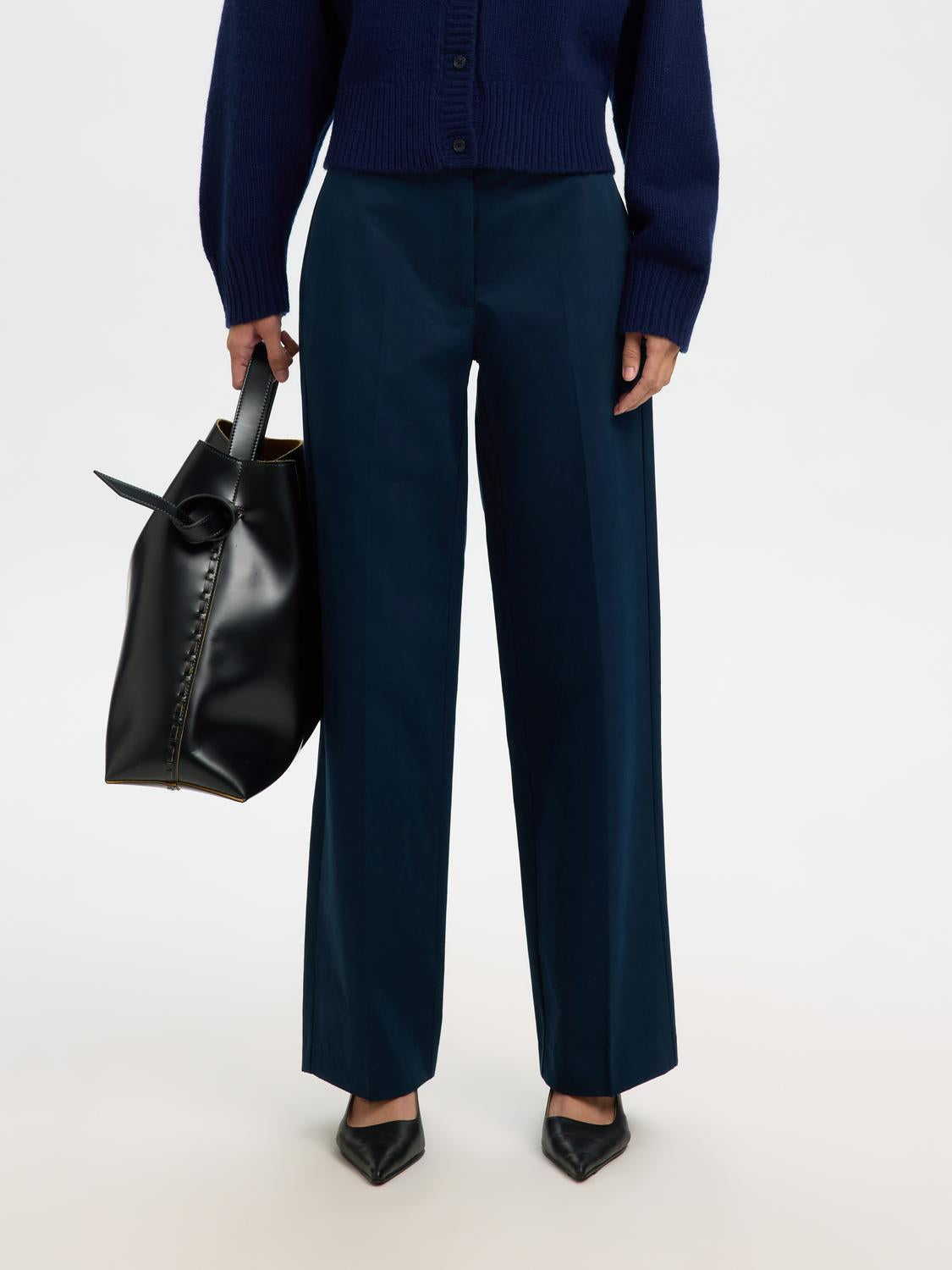 model_shot-front