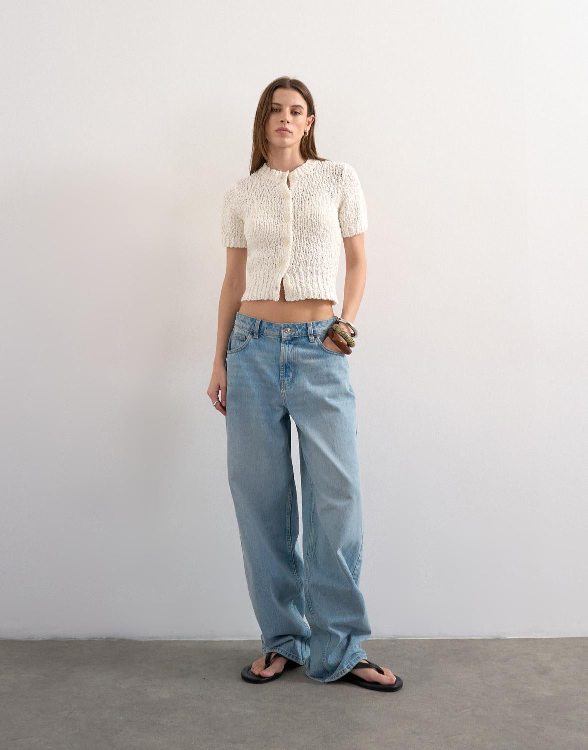 model_shot-front