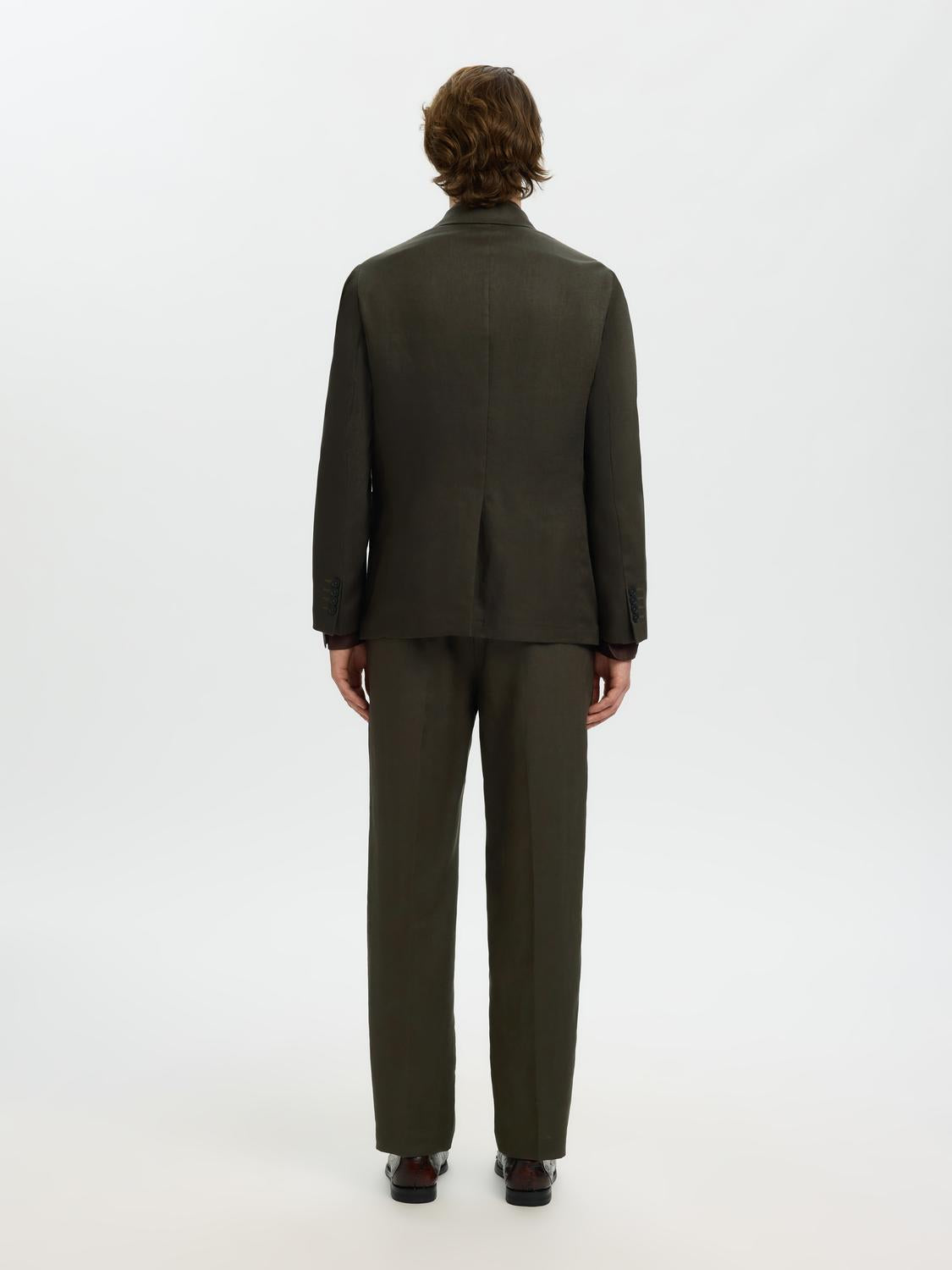 model_shot-back