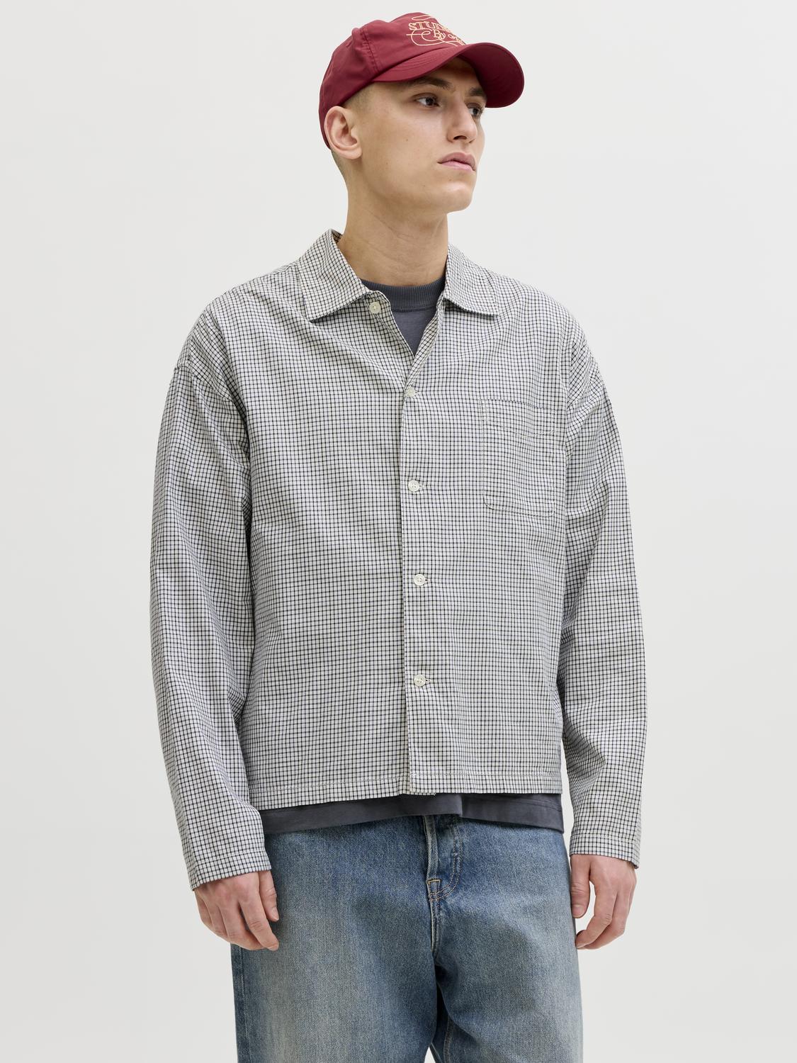 model_shot-front
