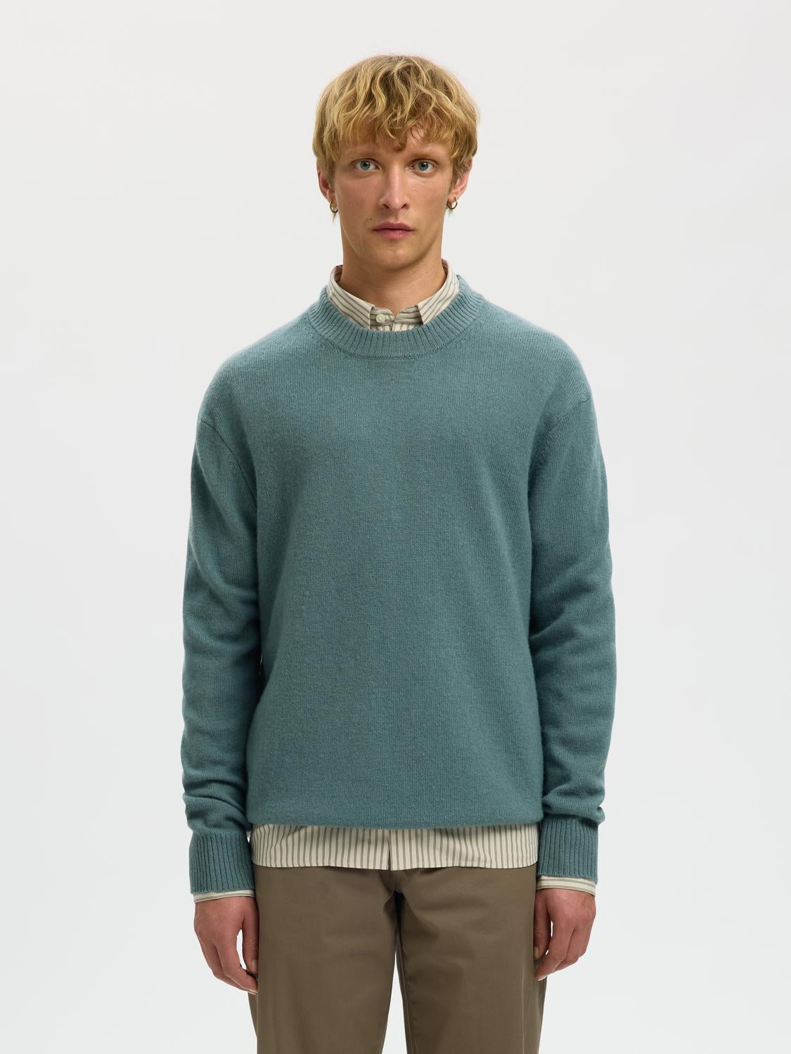 model_shot-front