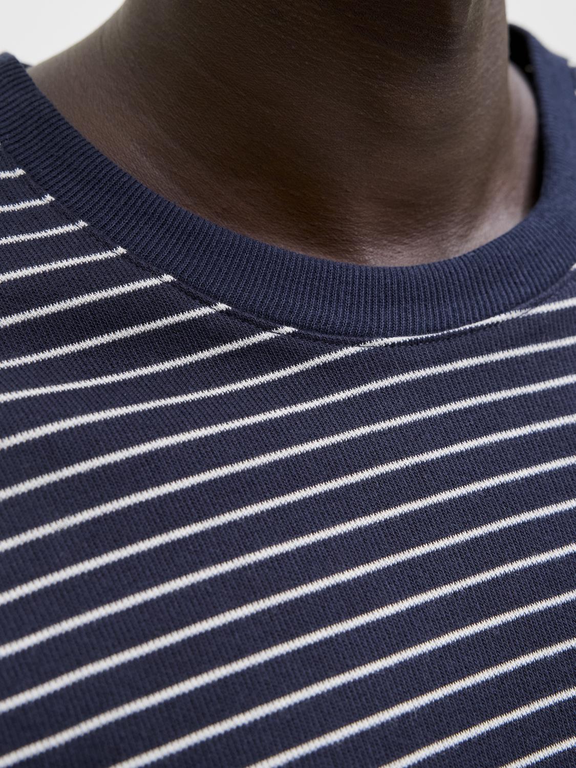 model_shot-detail
