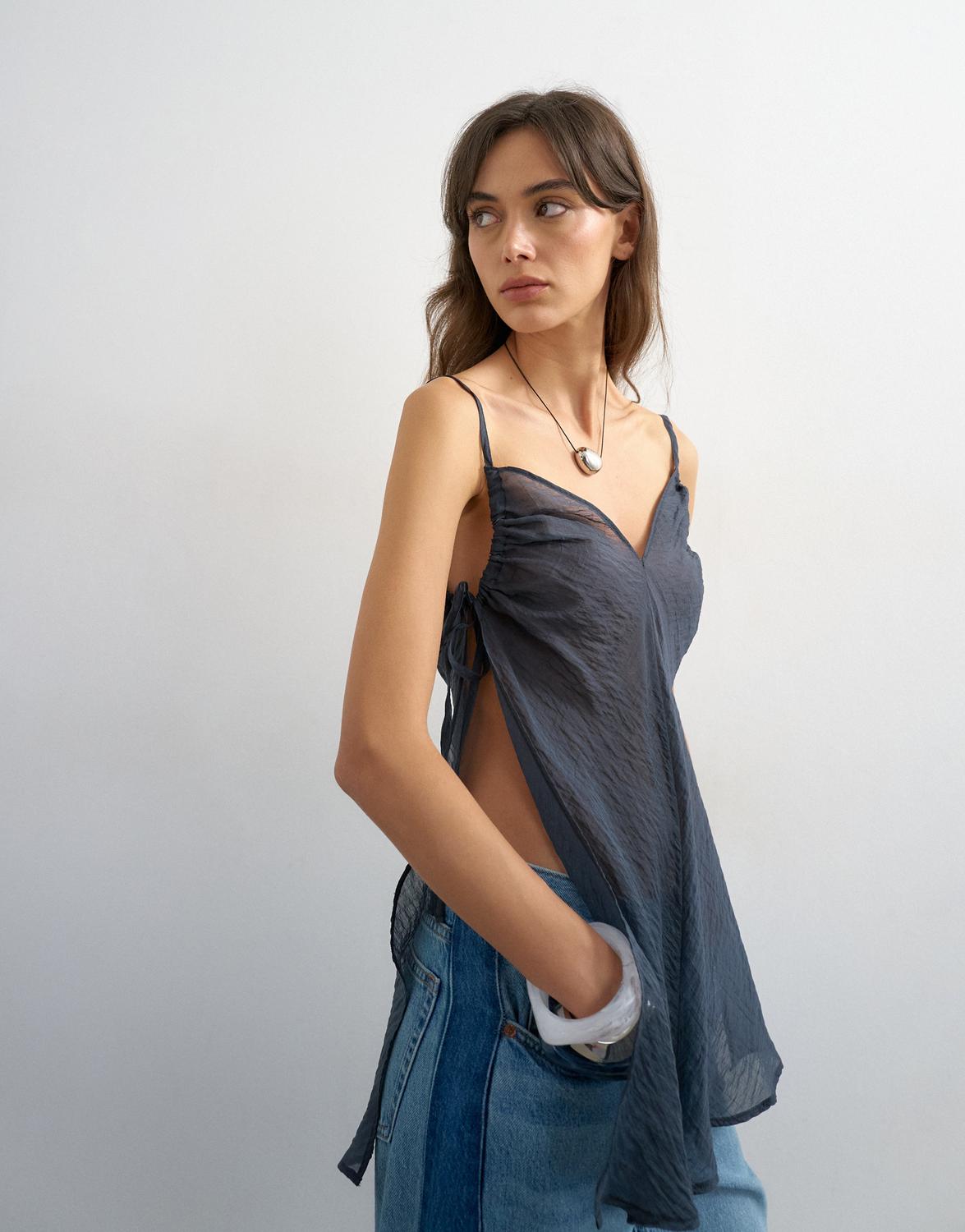 model_shot-front