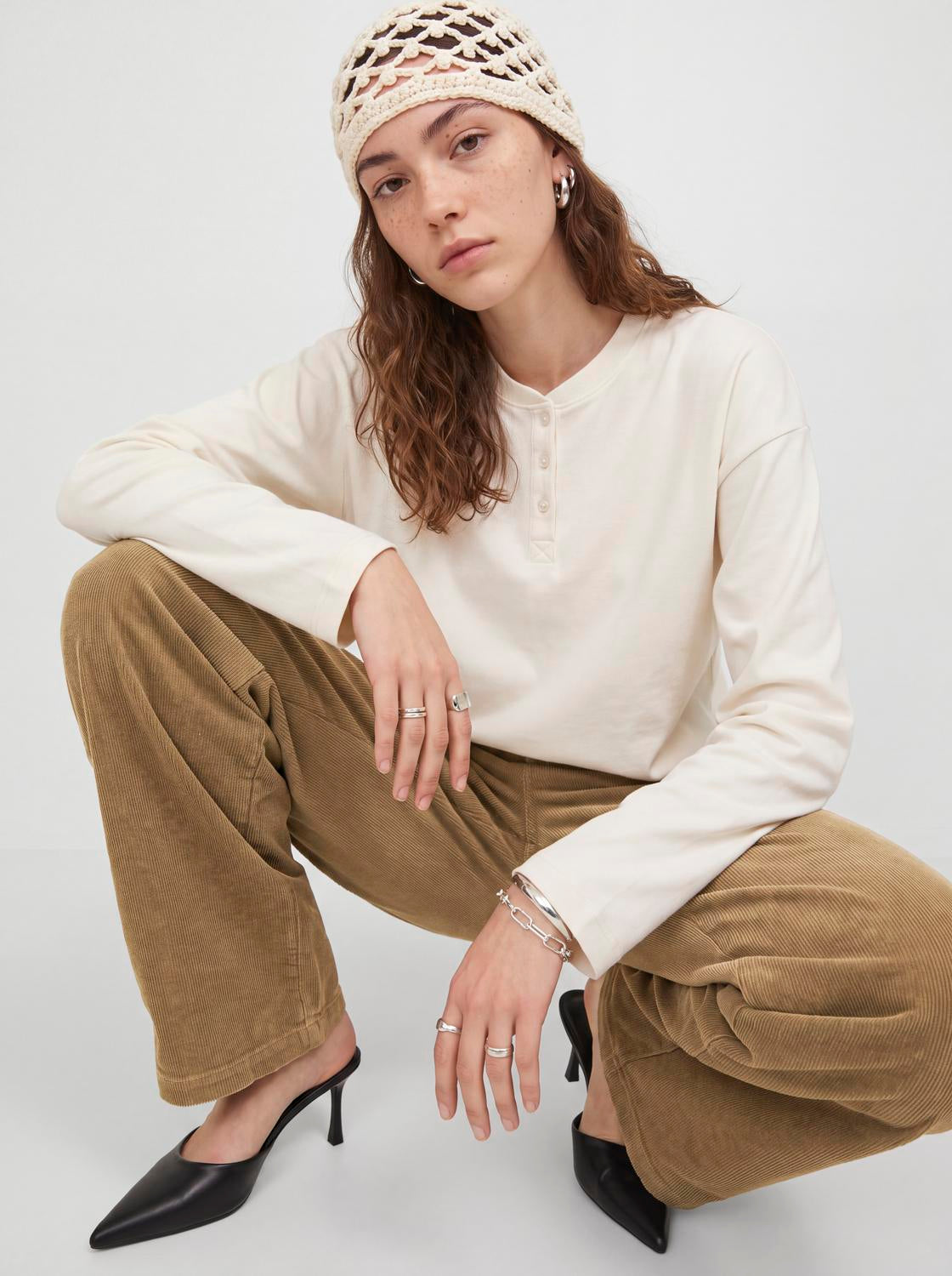 model_shot-creative