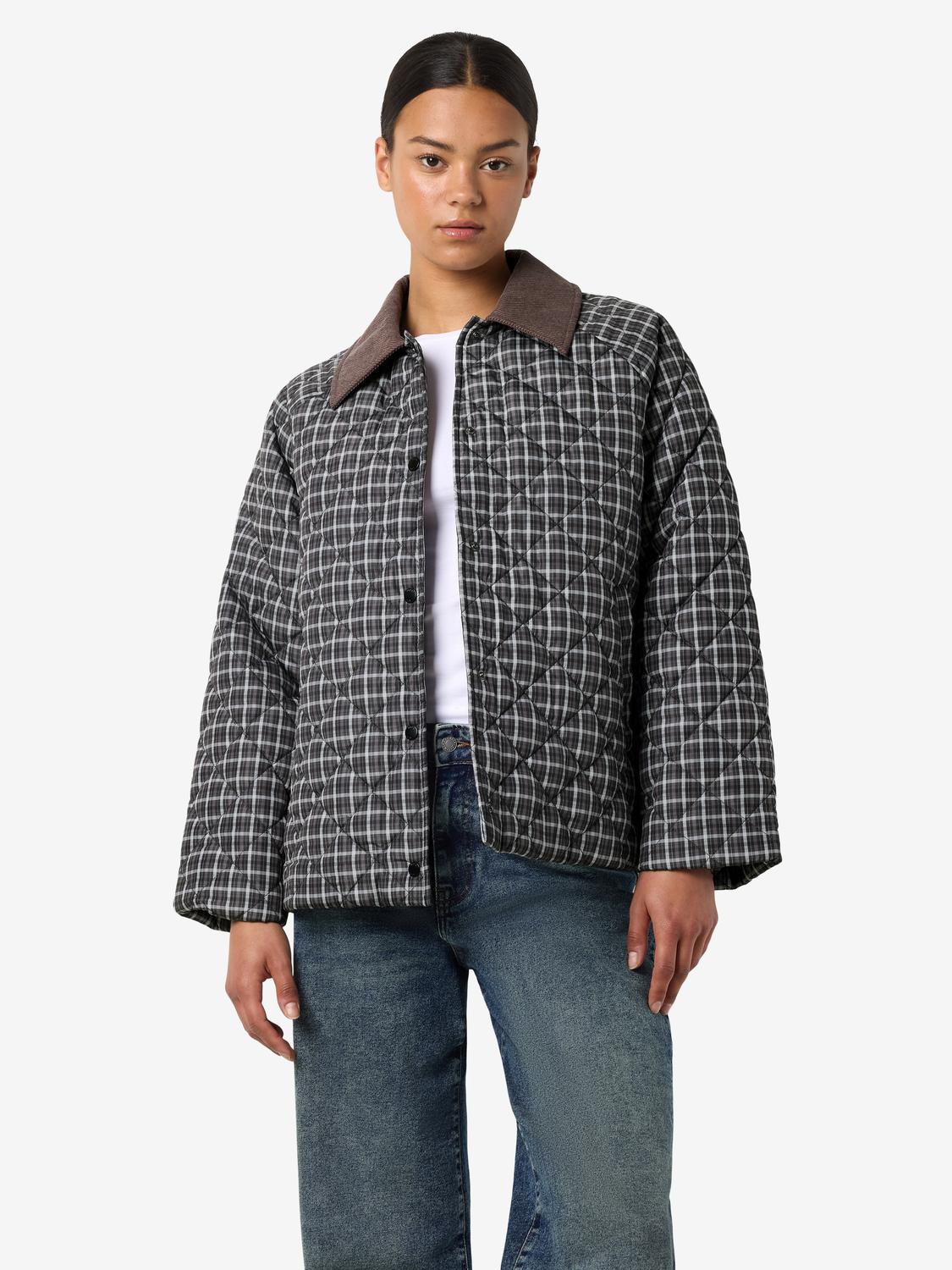 model_shot-front