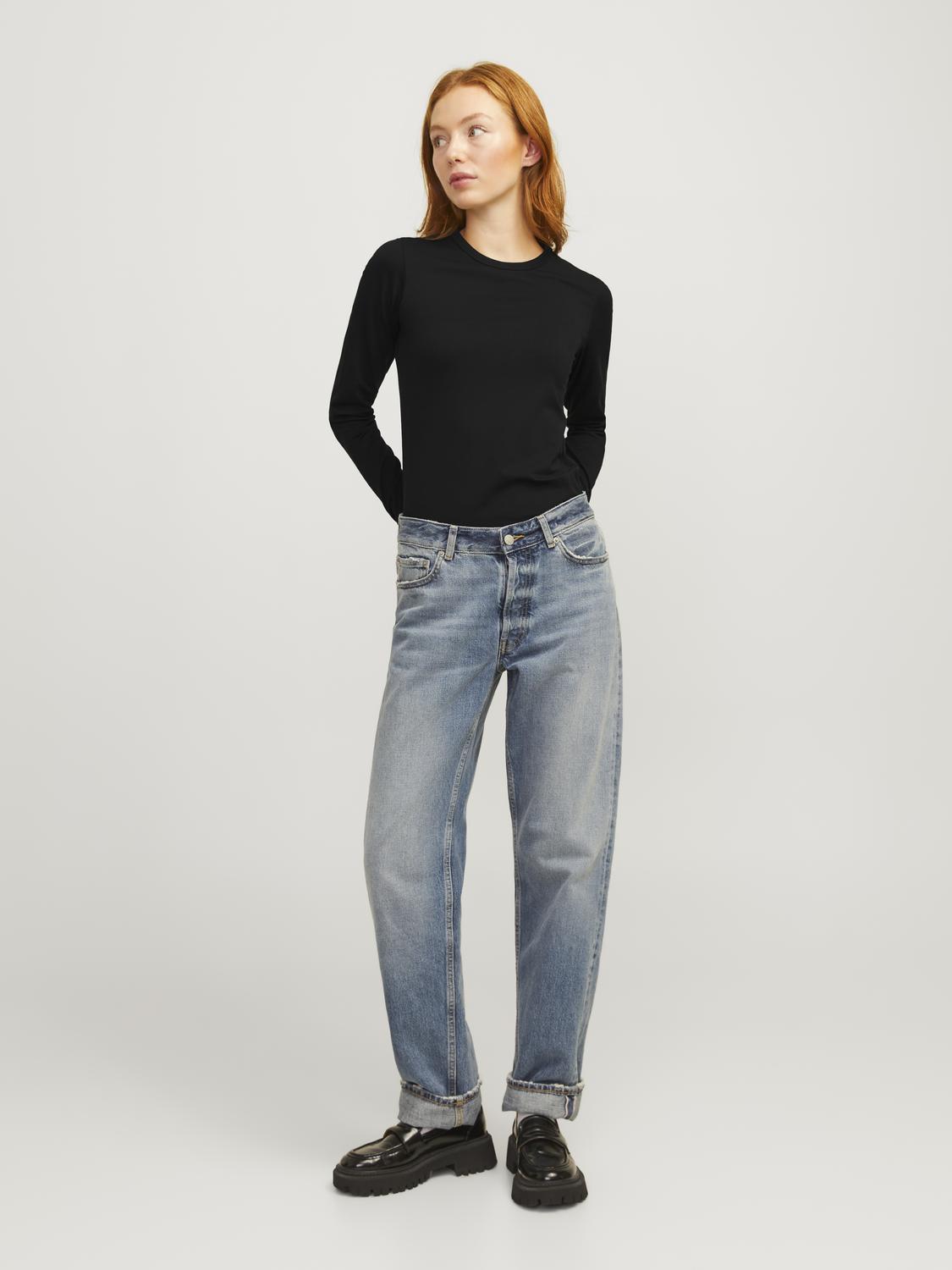model_shot-front_full