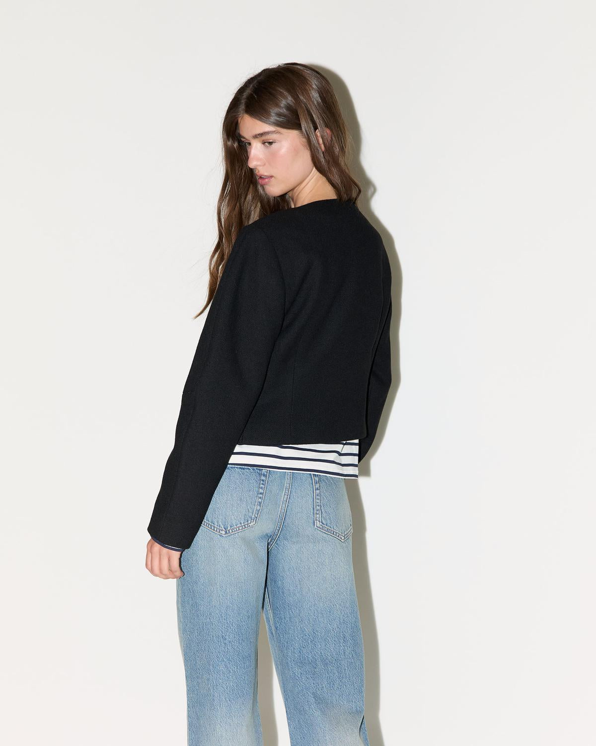 model_shot-back