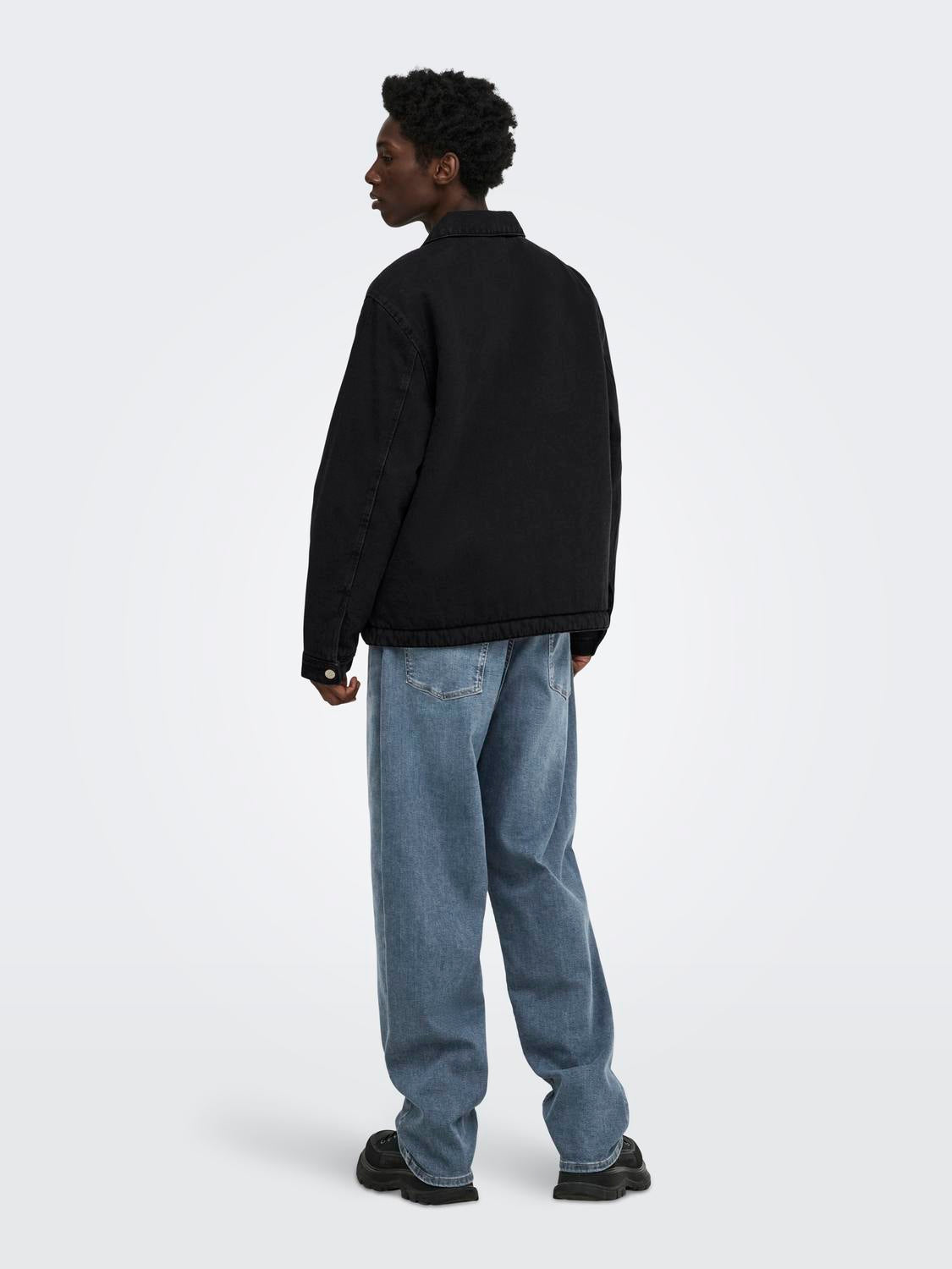 model_shot-back
