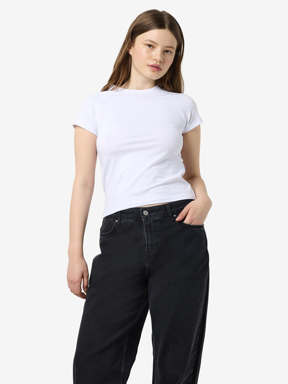 model_shot-front