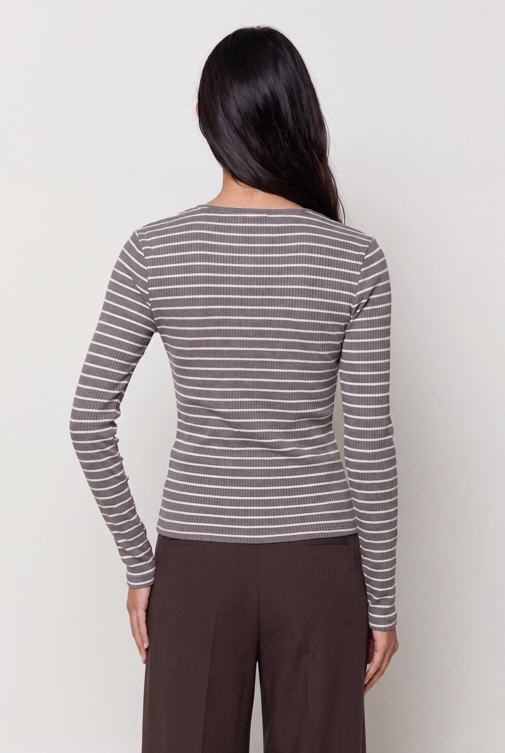 model_shot-back
