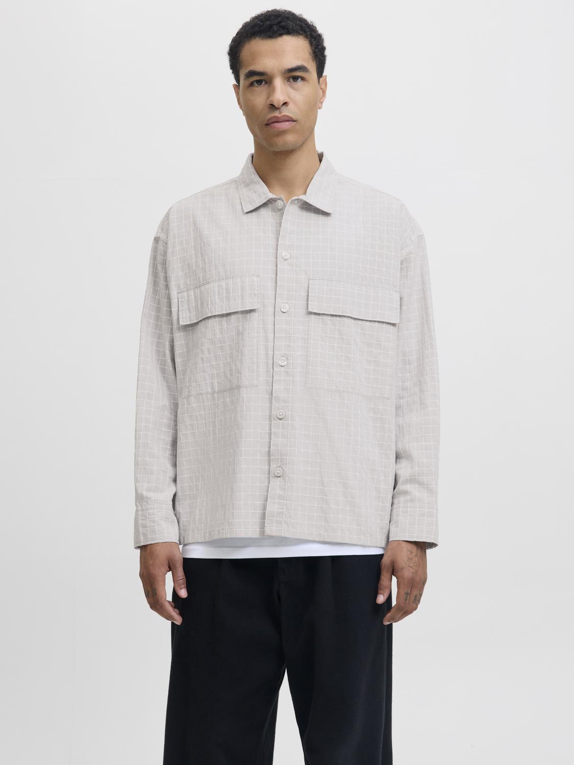 model_shot-front