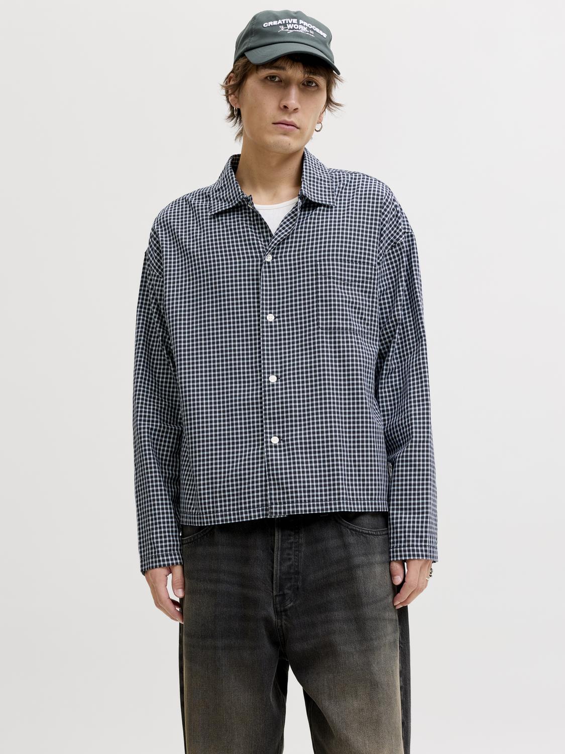 model_shot-front