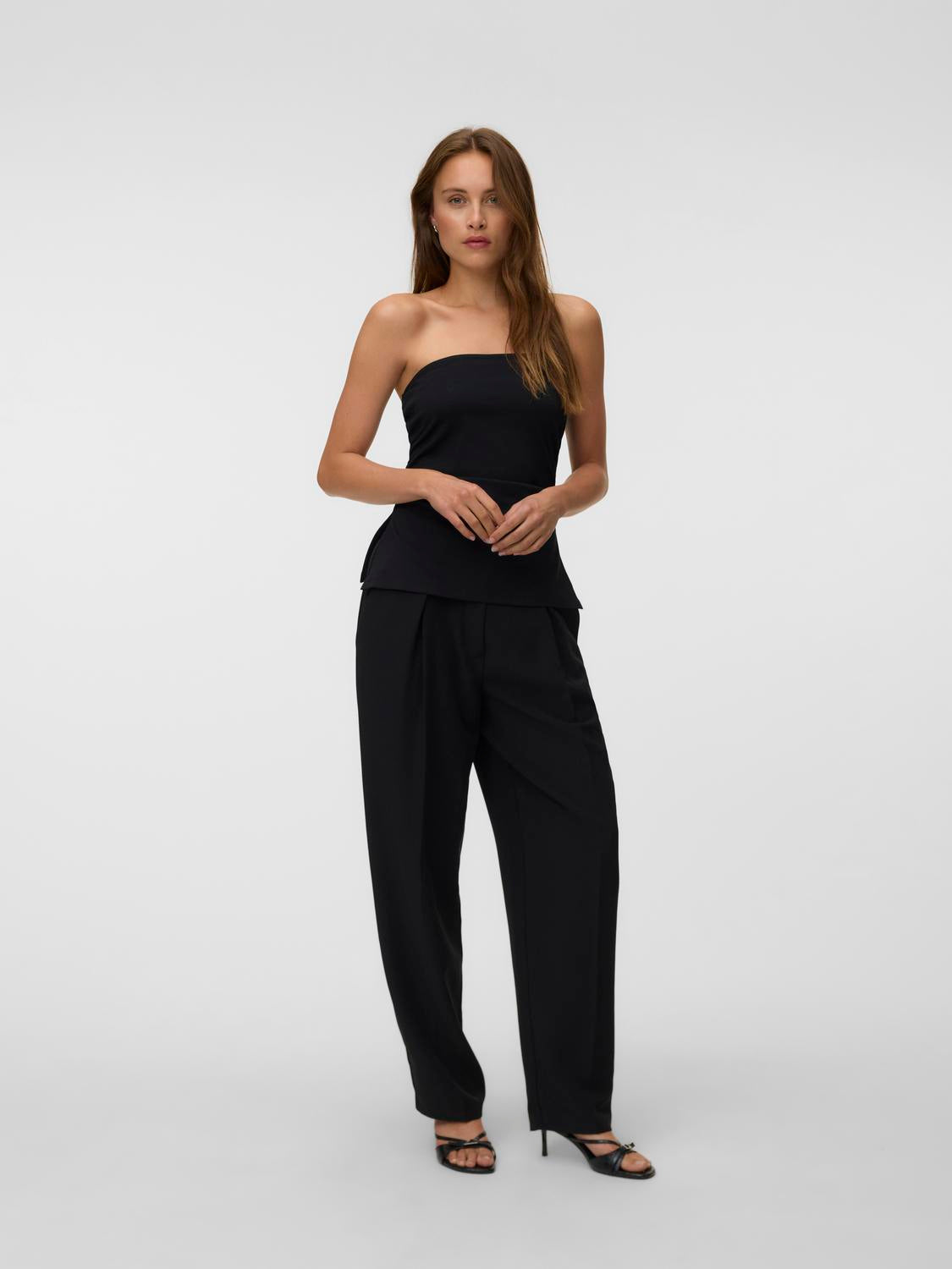 model_shot-front