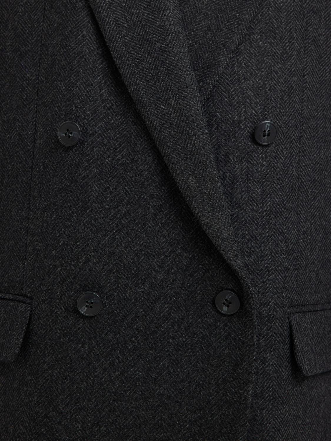 model_shot-detail