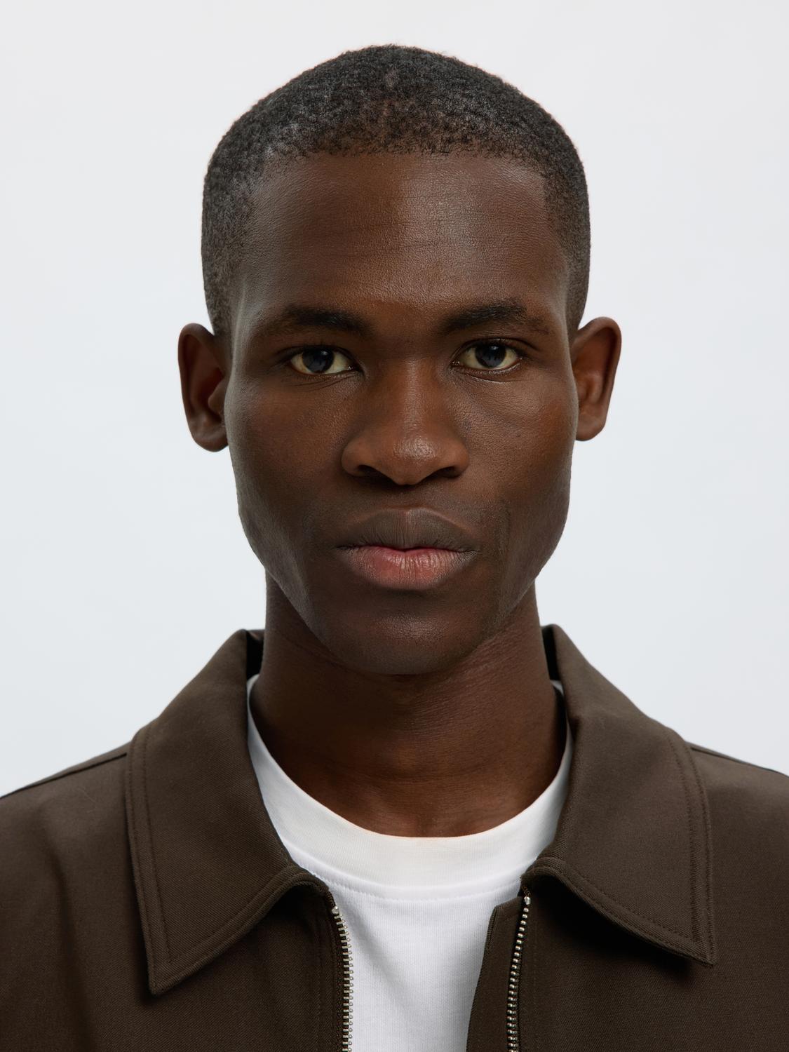 model_shot-detail
