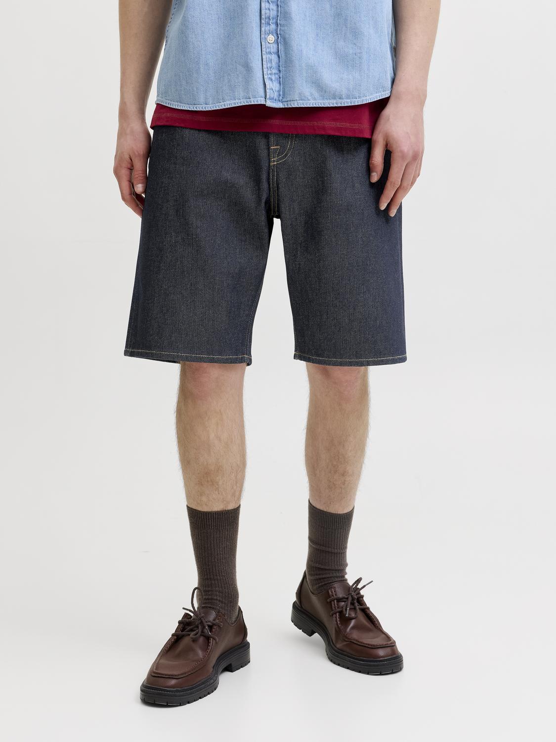 model_shot-front