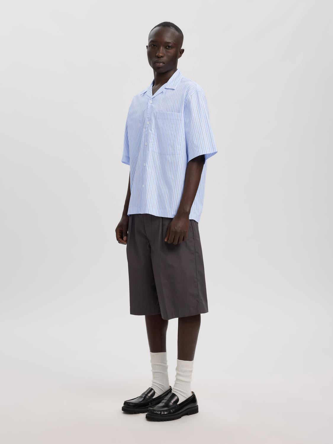 model_shot-creative