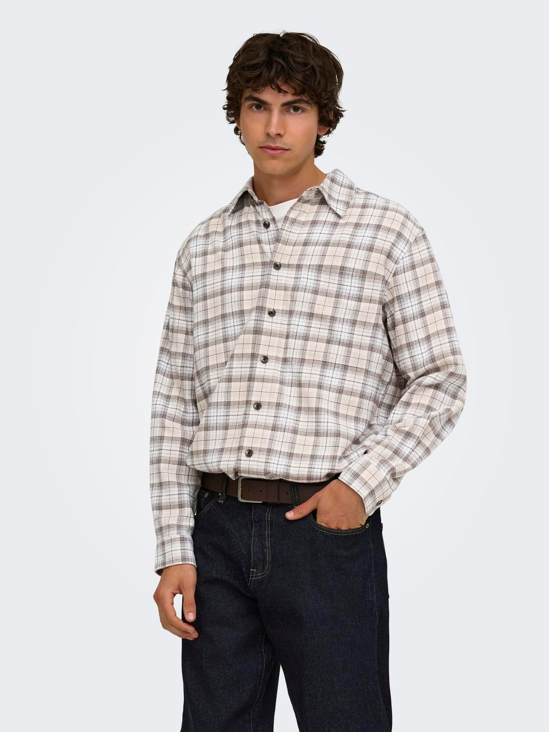 model_shot-front