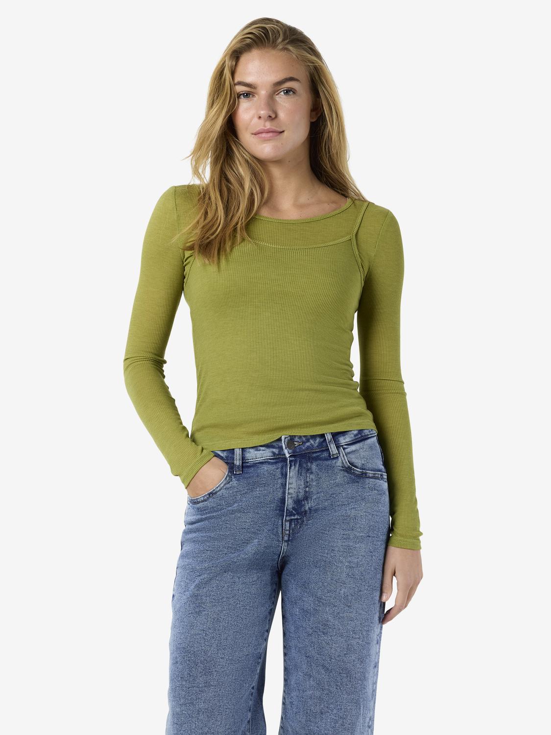 model_shot-front