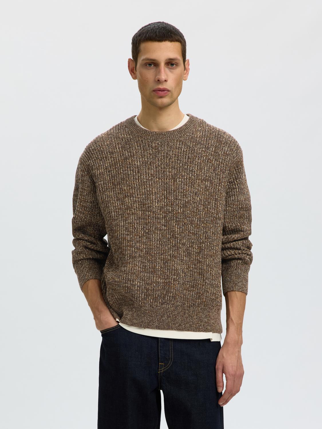 model_shot-front