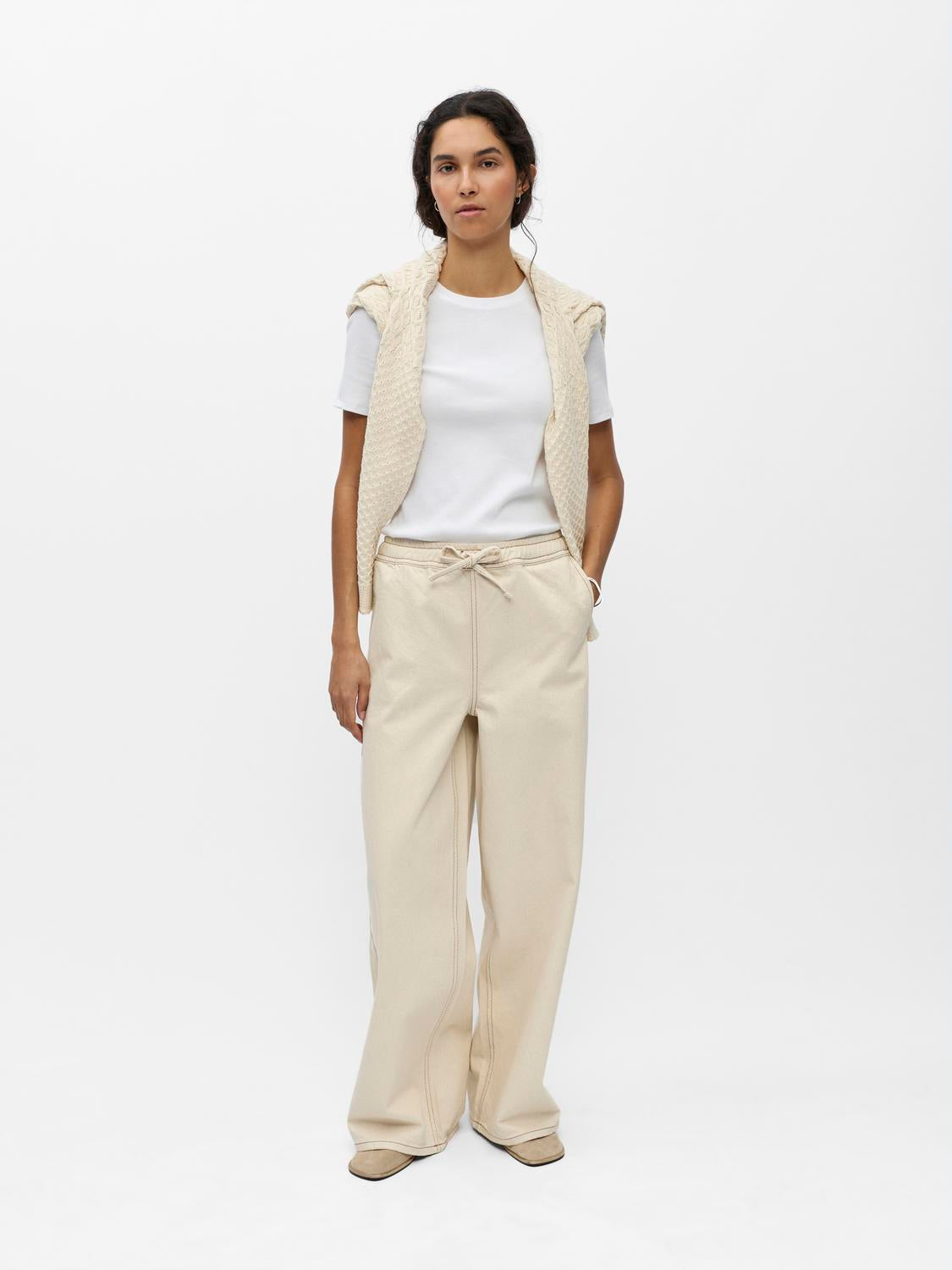 model_shot-front_full