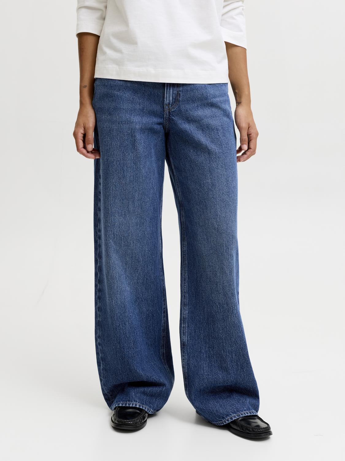 model_shot-front