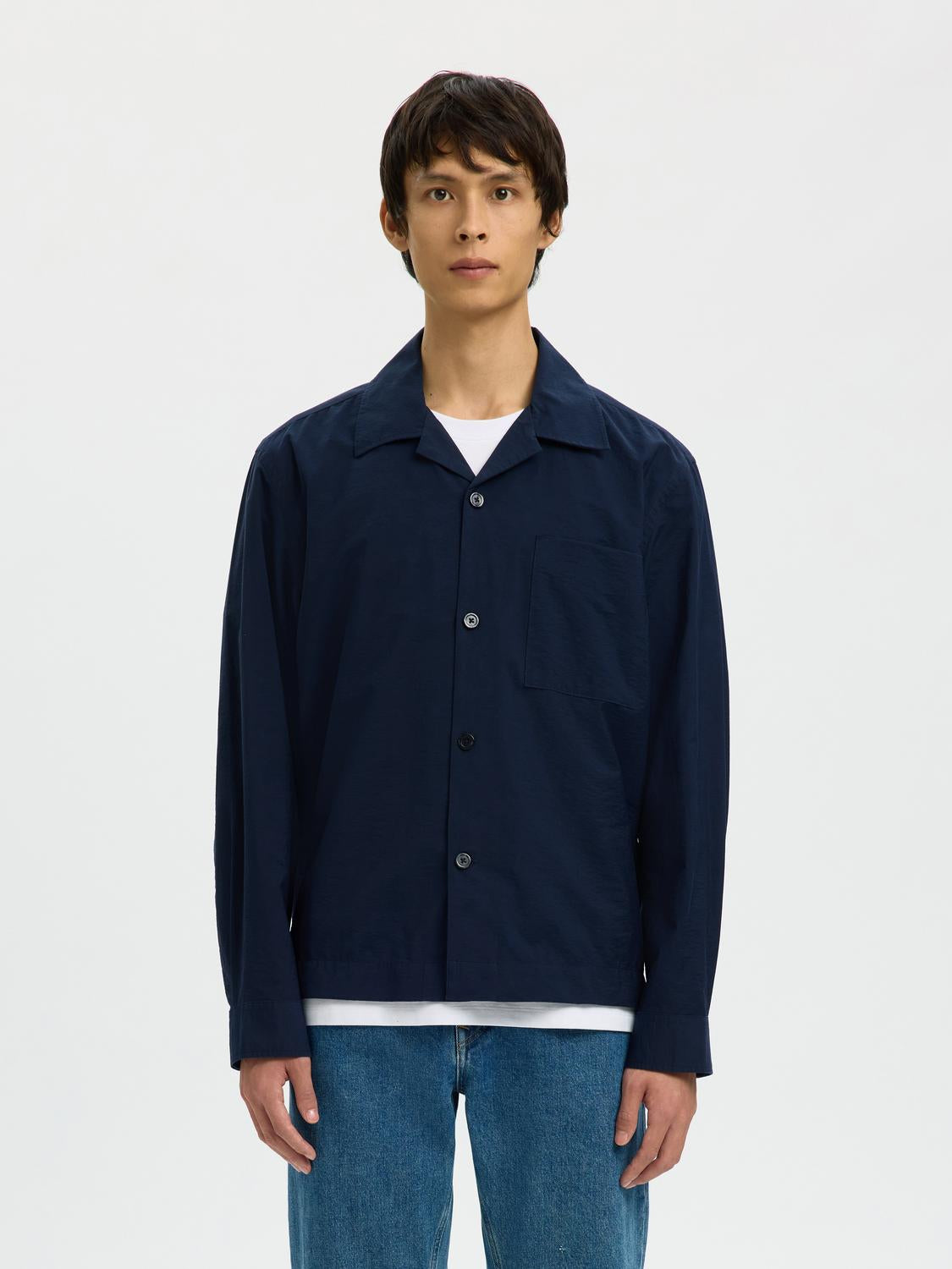 model_shot-front