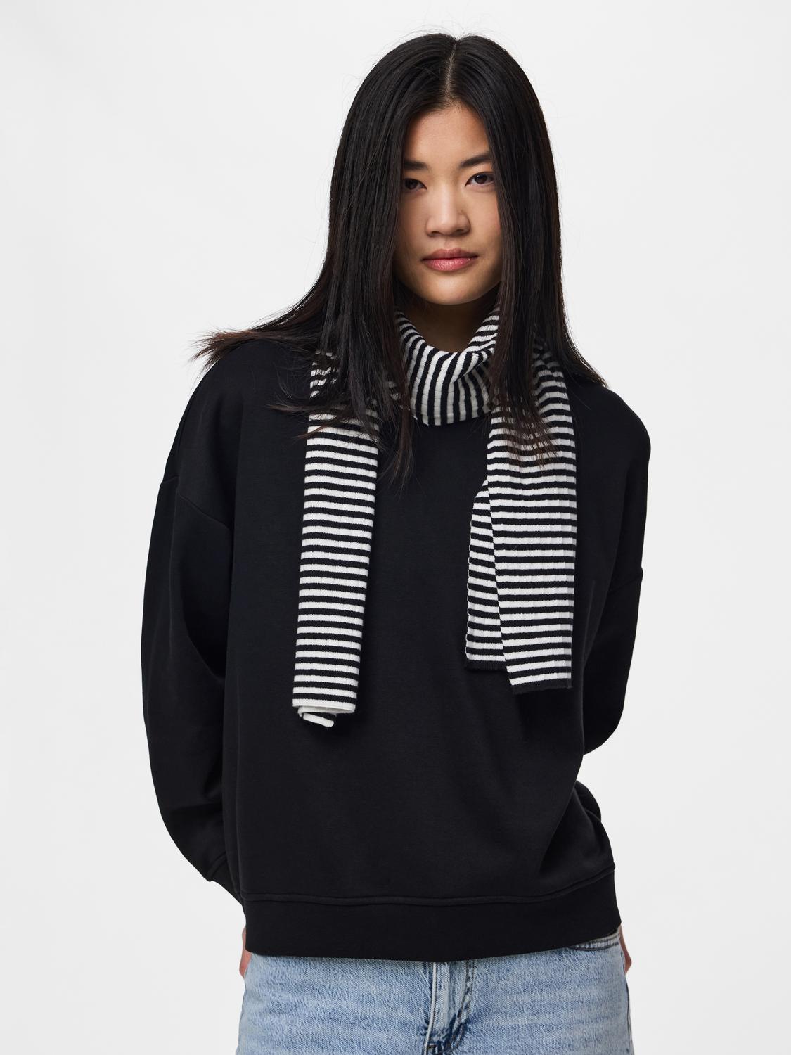 model_shot-front