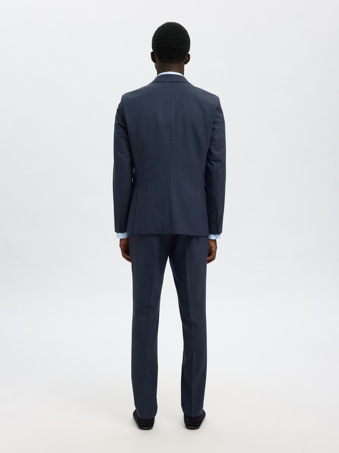 model_shot-back