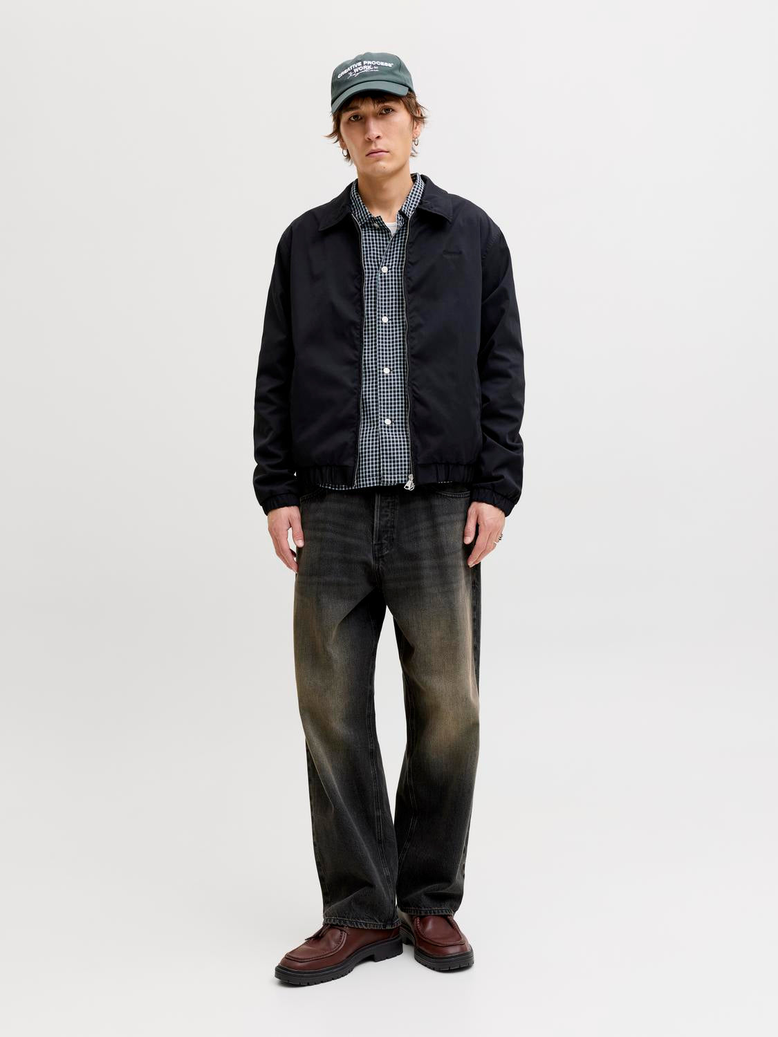 model_shot-front_full