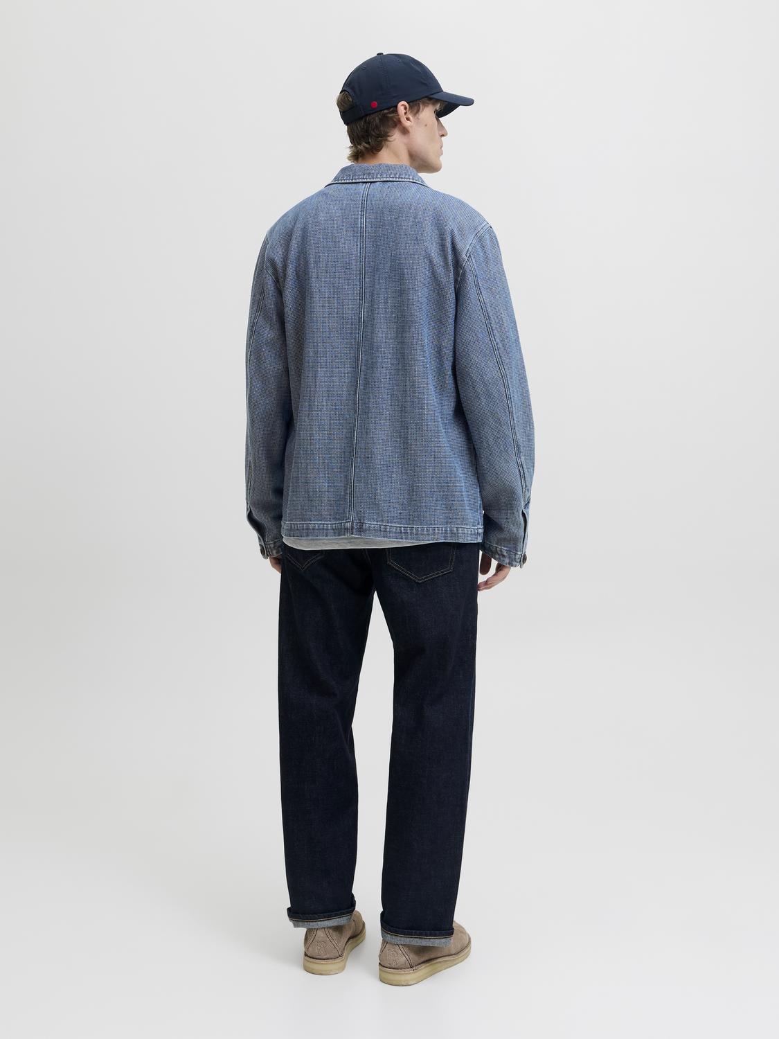 model_shot-back