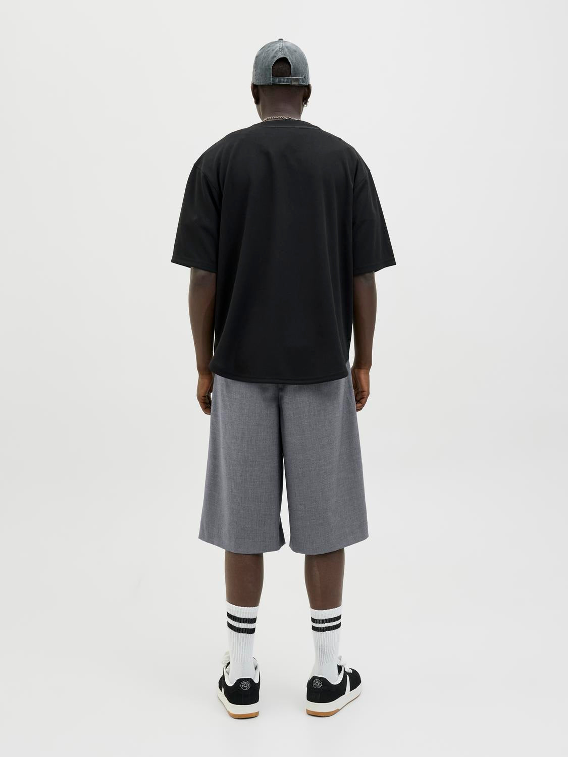 model_shot-back