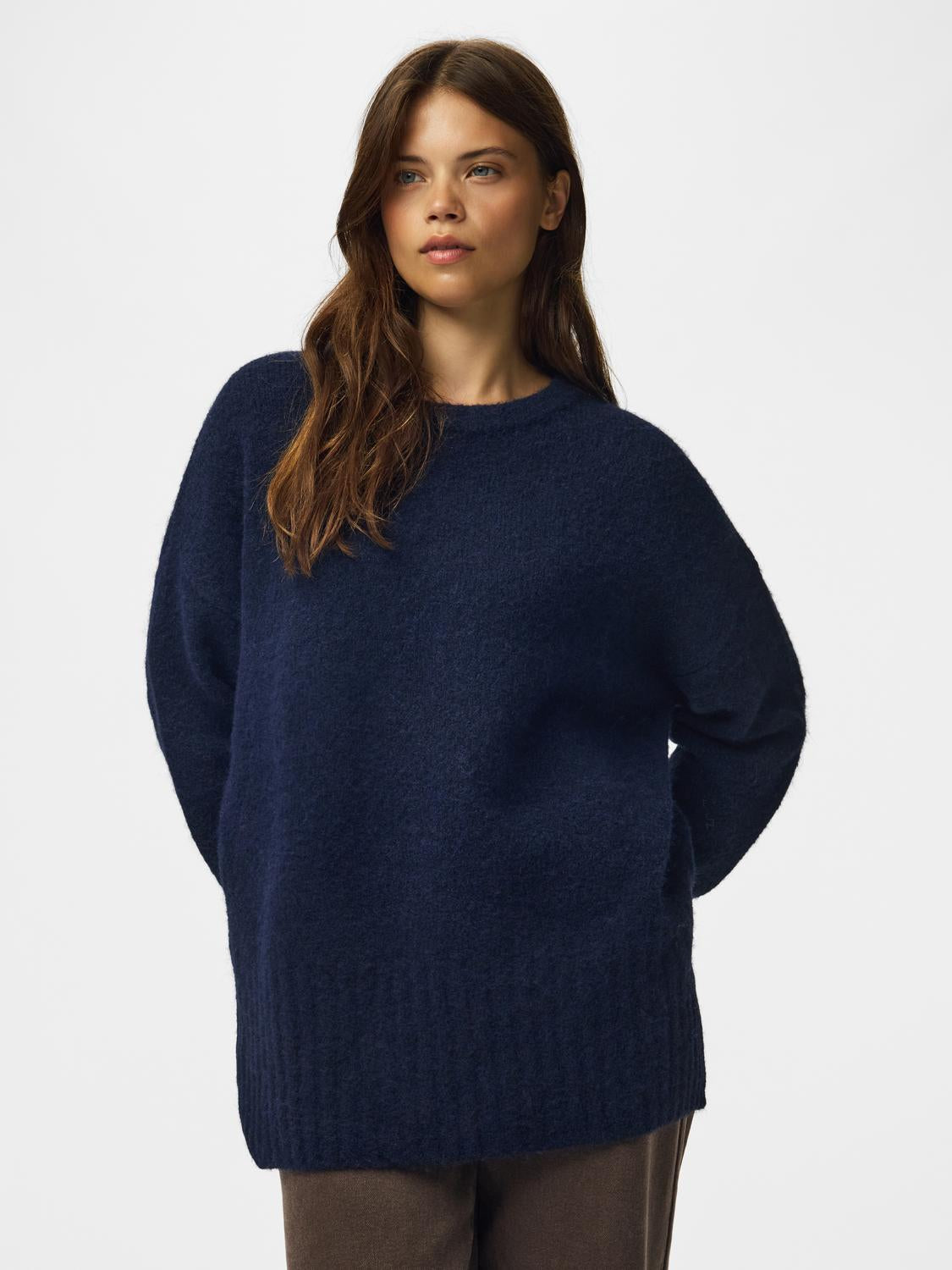 model_shot-front