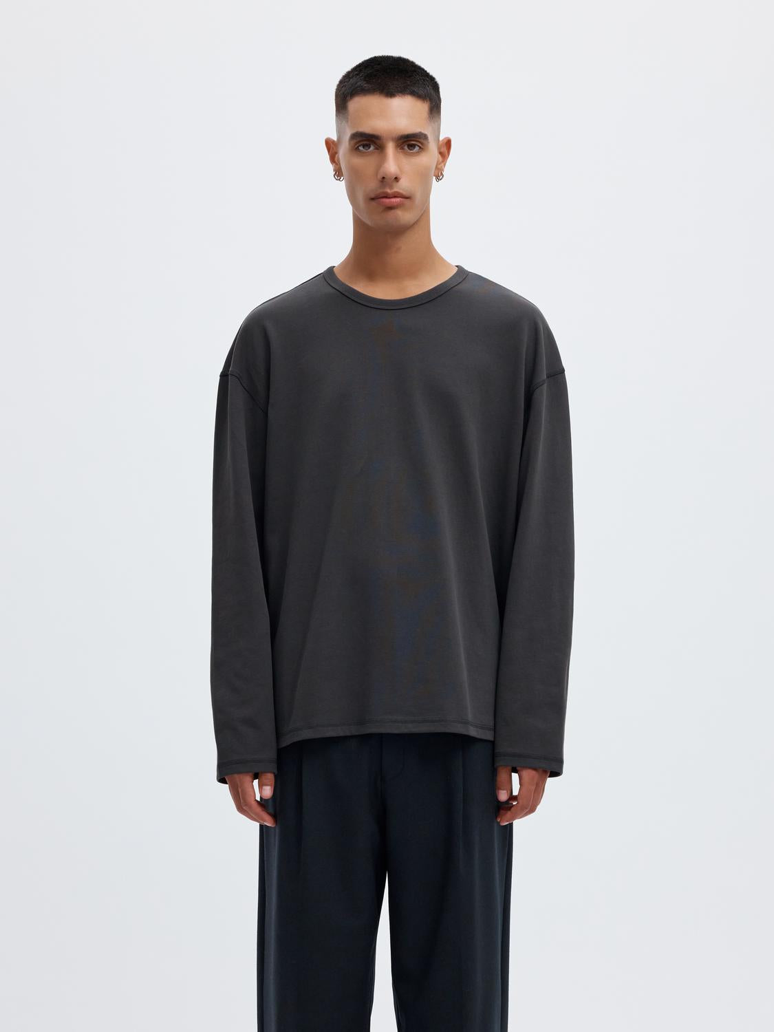 model_shot-front