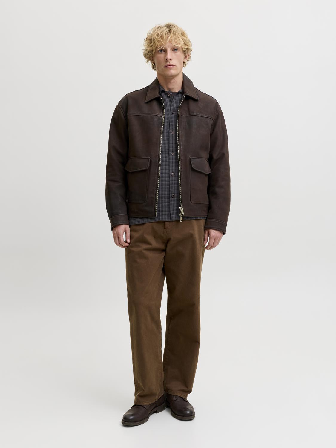 model_shot-front_full