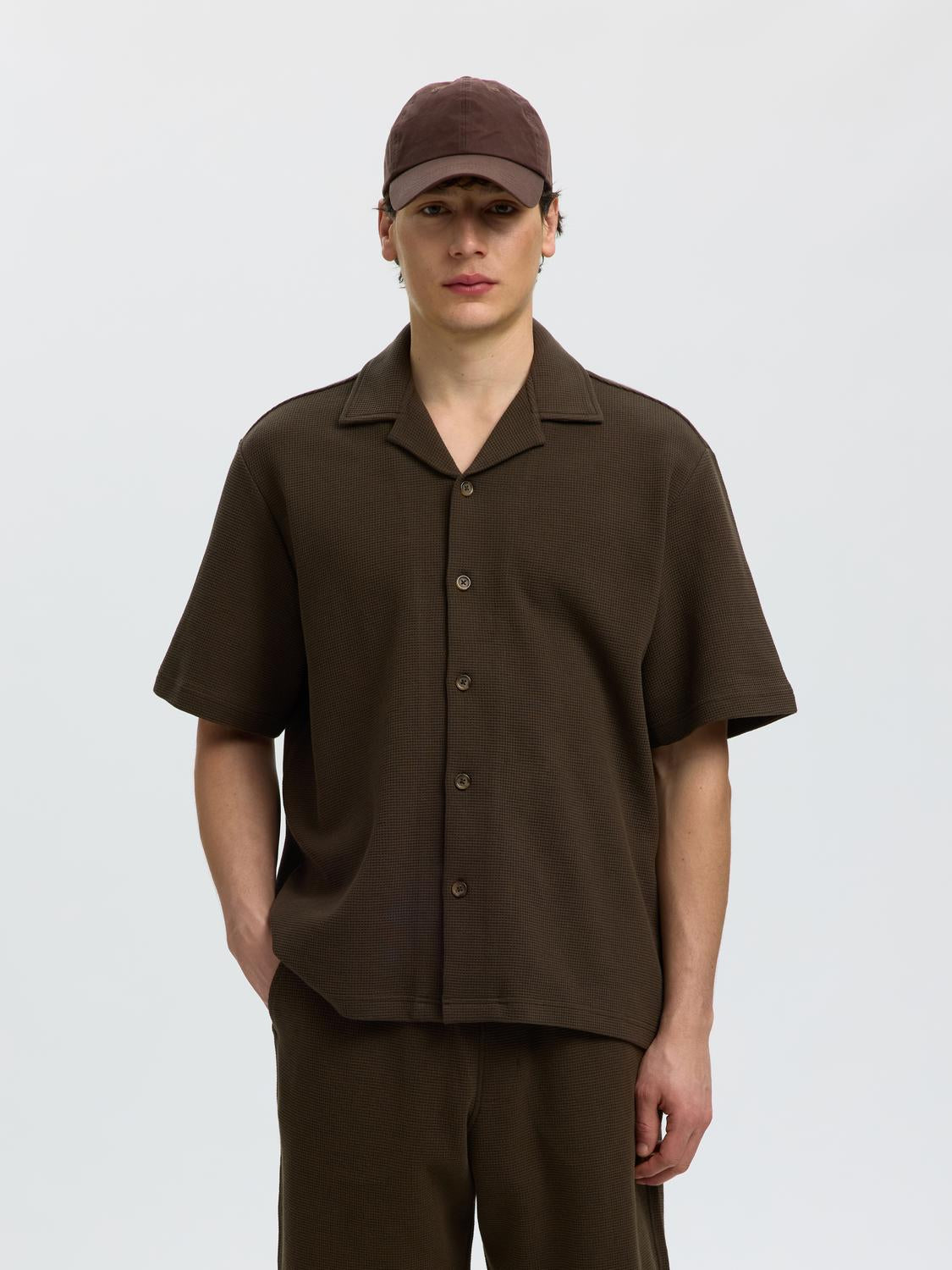model_shot-front
