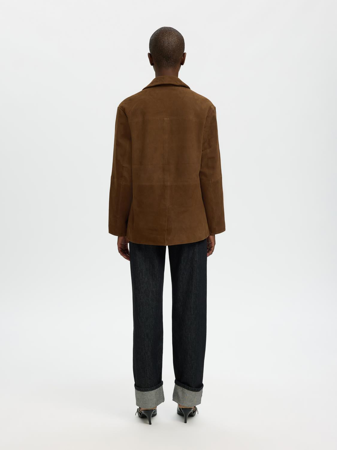 model_shot-back