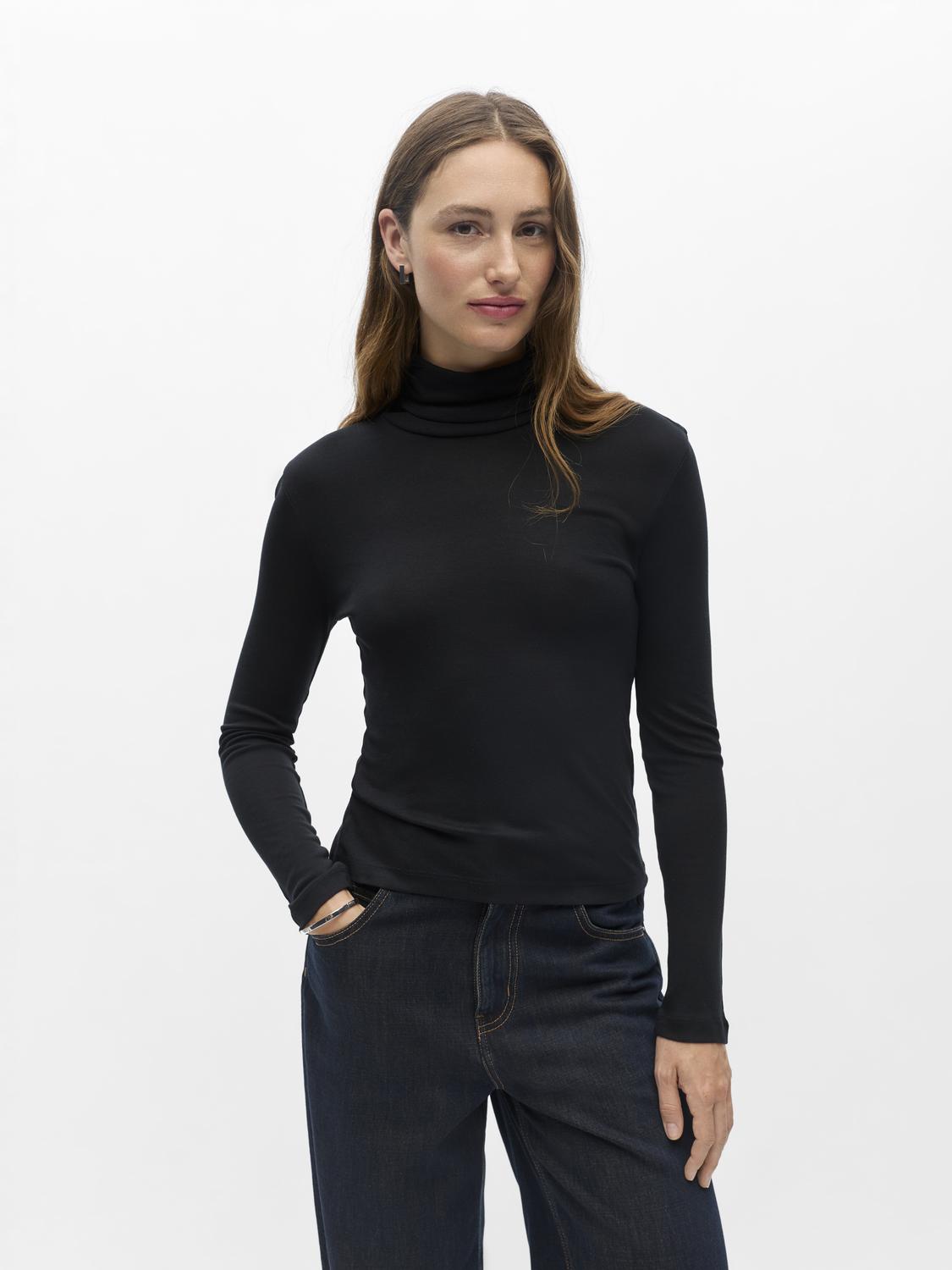 model_shot-front