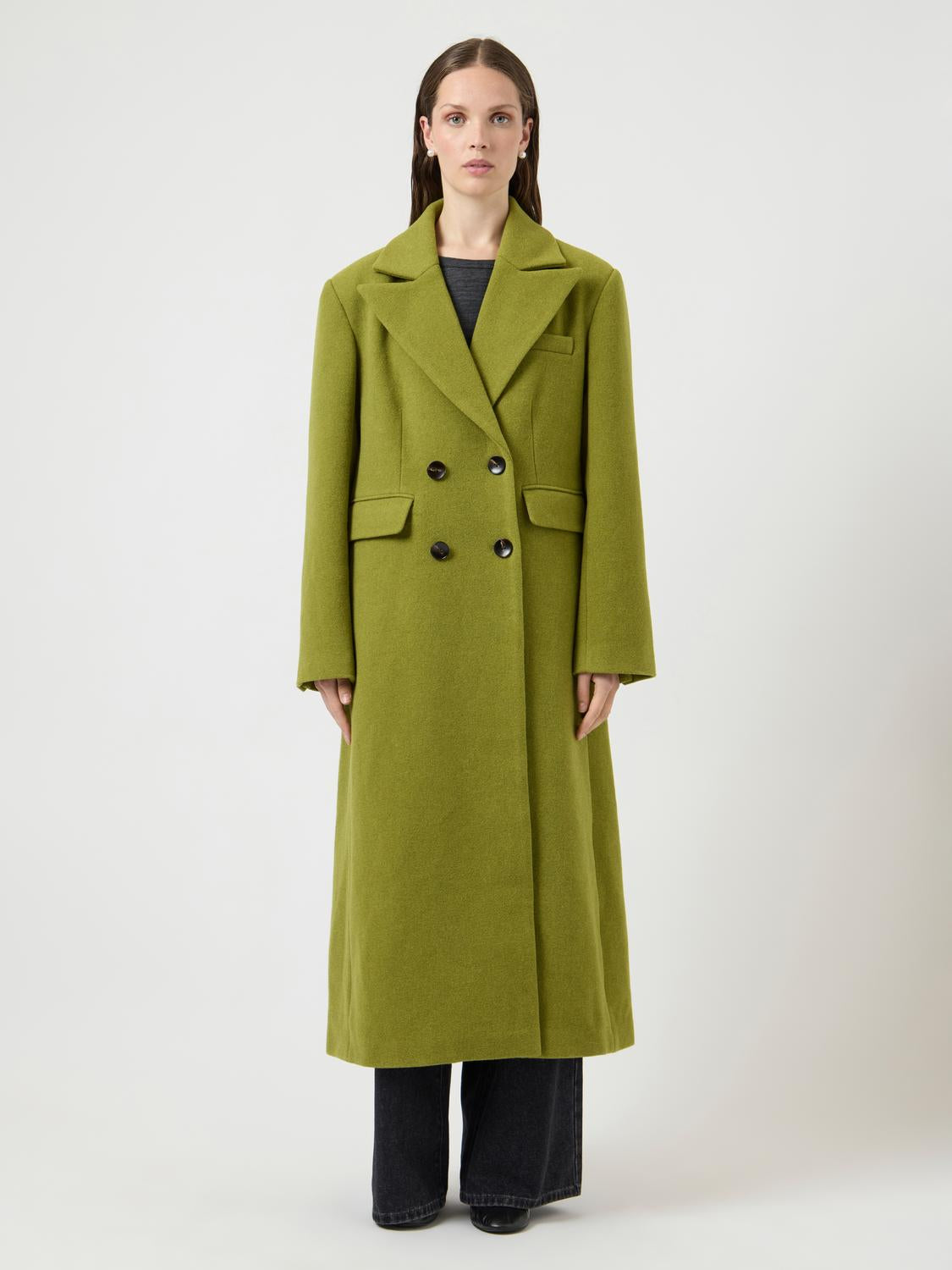 model_shot-front