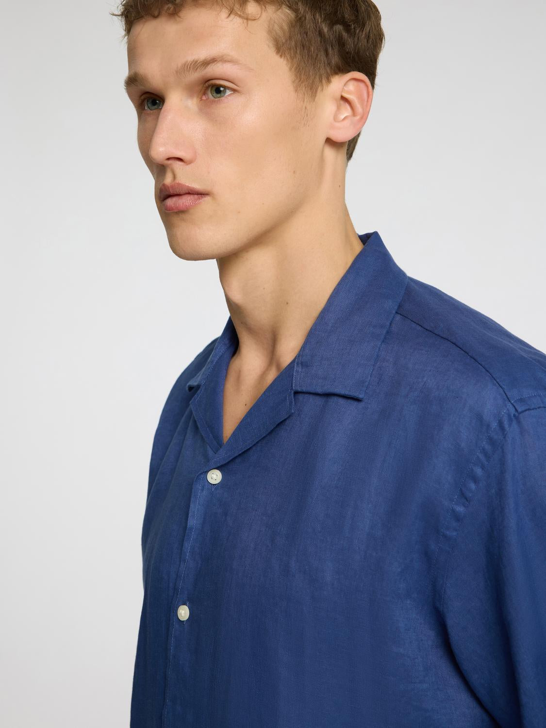 model_shot-detail
