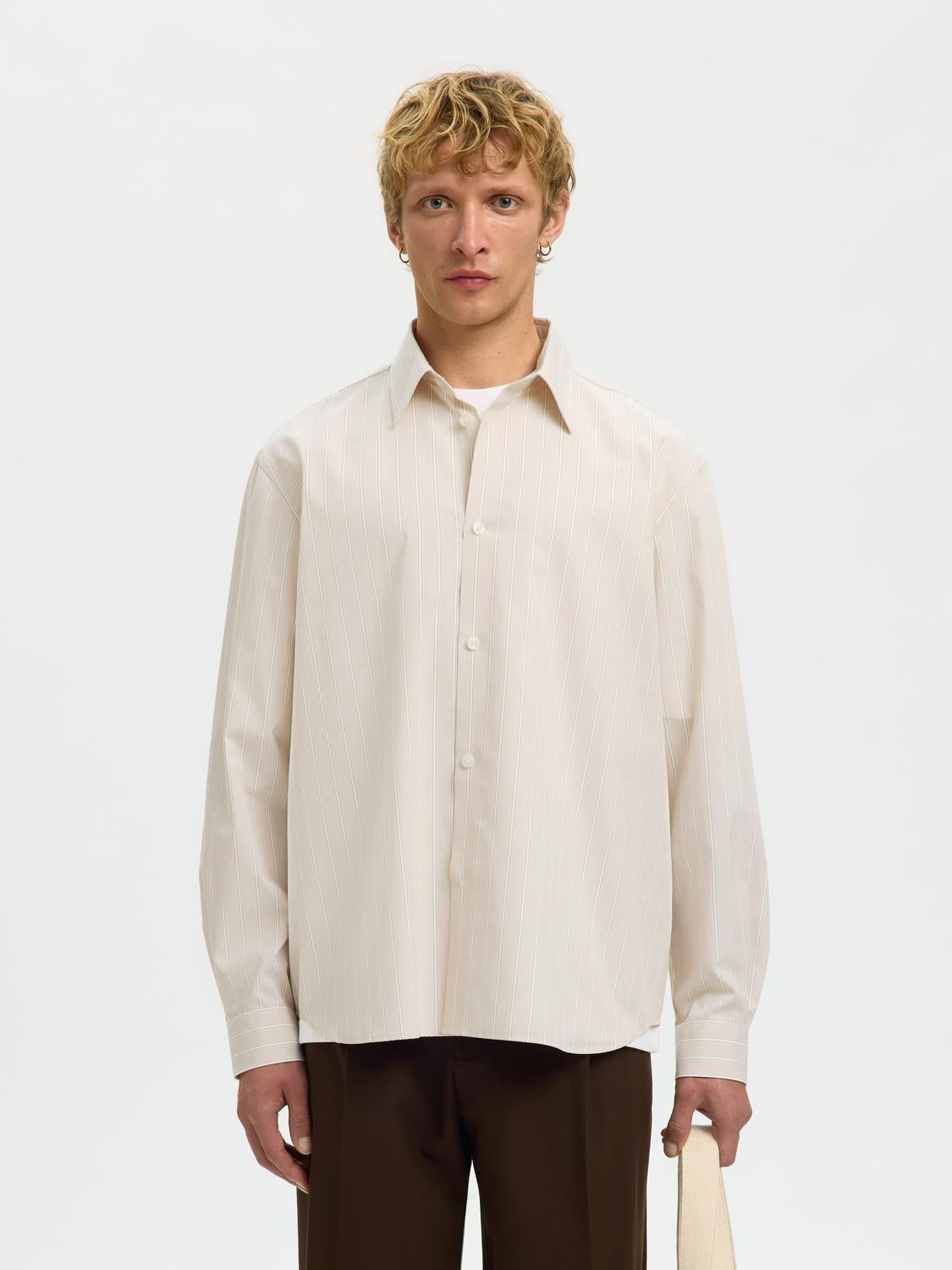 model_shot-front
